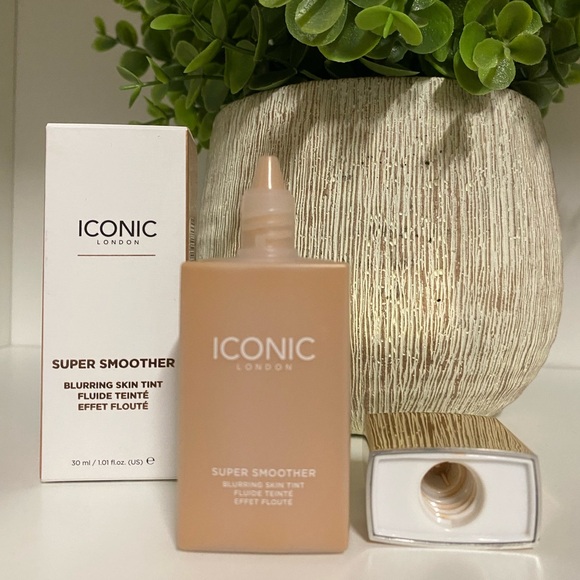 Iconic London super smoother blurring skin tint - Picture 3 of 7